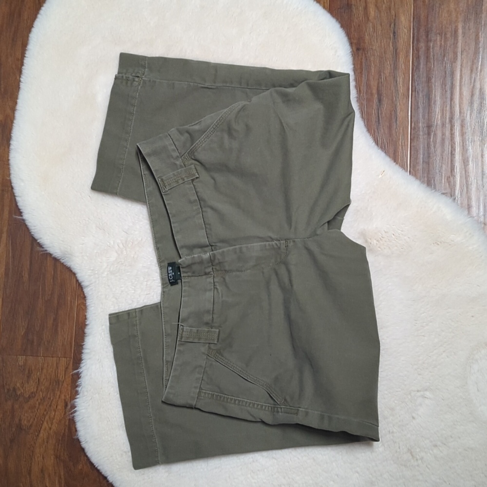 J.Crew size 6. Favorite fit olive crop